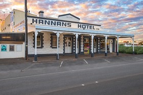 Hannan's Hotel in Kalgoorlie.jpg